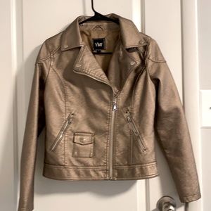Jacket; color bronce,size small